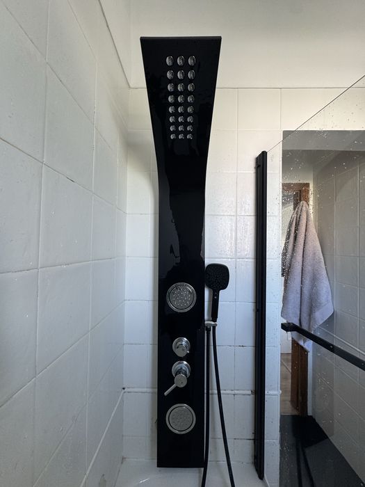 Coluna de duche preta