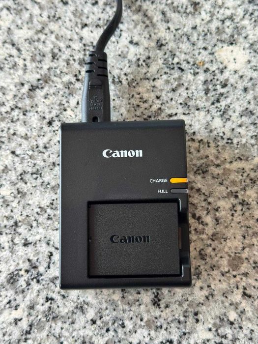 Canon EOS 1300D + 3 Lentes, Flash e Extras