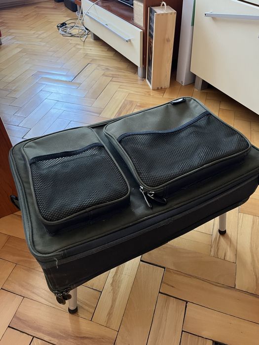 Organizer wędkarski ze stolikiem NGT