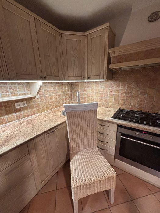 Meble kuchenne blat plyta gazowa piekarnik