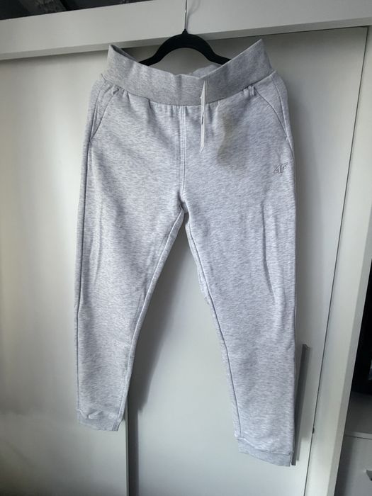 Damskie sppodnie dresowe (joggery)
