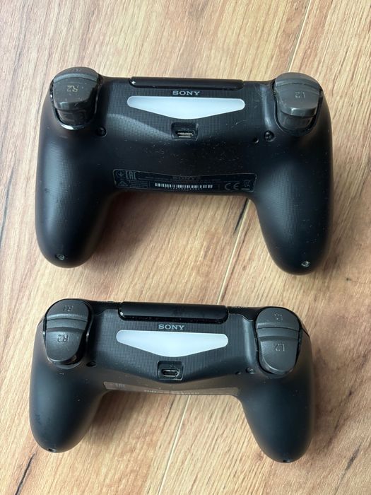 PlayStation 4 Slim + dwa pady – uszkodzona