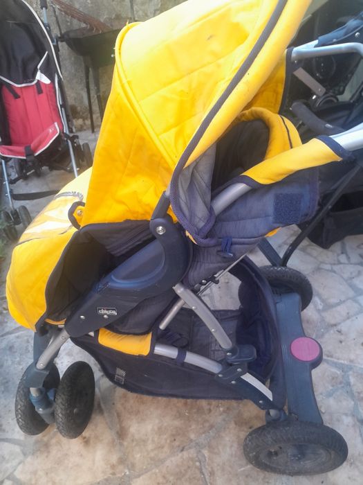 Carro CHICCO + bicicleta  CHICCO 25€