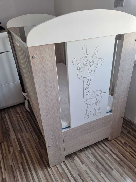 Łóżeczko dziecięce z materacem