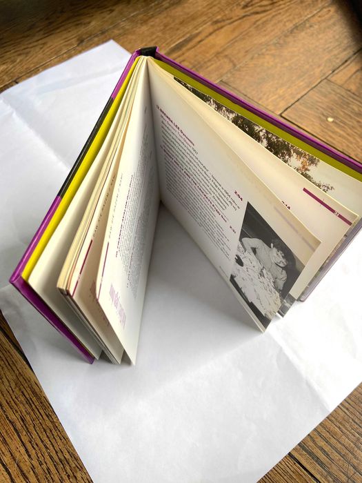 Król Elvis Presley jego Dwór cd/ książka