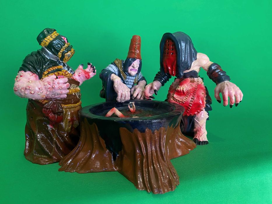 Колекційні фігурки Відьми з Кривоухових боліт з відео гри Witcher 3.