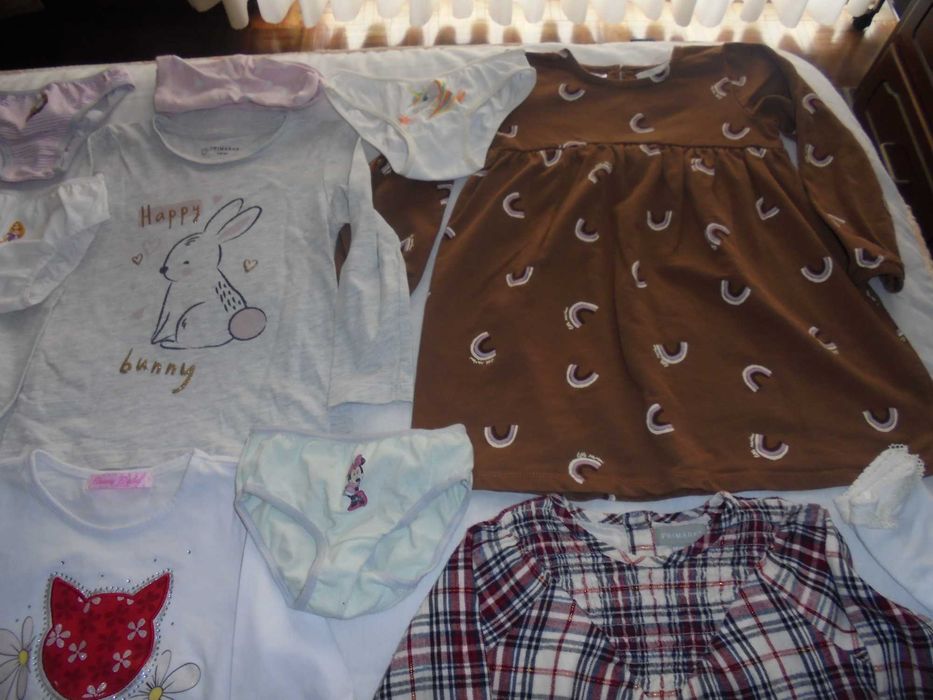 lote de roupa de menina o boneco