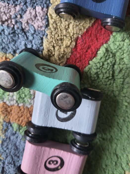 Zjeżdżalnia dla autek drewniana