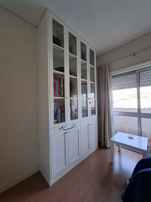 Armário /  vitrine com gavetas