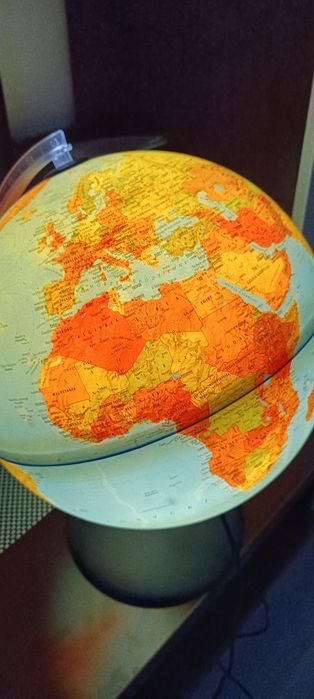 Globus podświetlany