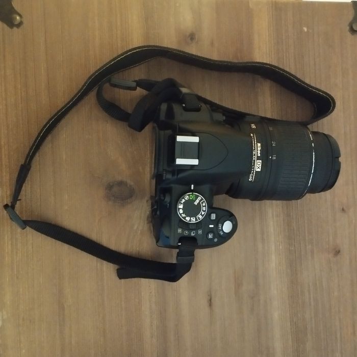 Máquina fotográfica Nikon D3100