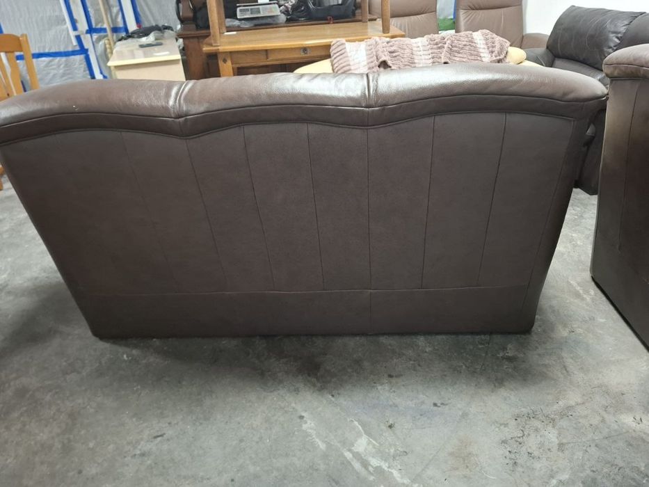 Шкіряний комплект меблів (3+2): Диван та софа у відмінному стані