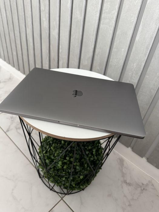 Макбук про, Macbook pro 15 2019. 512gb i7 16gb