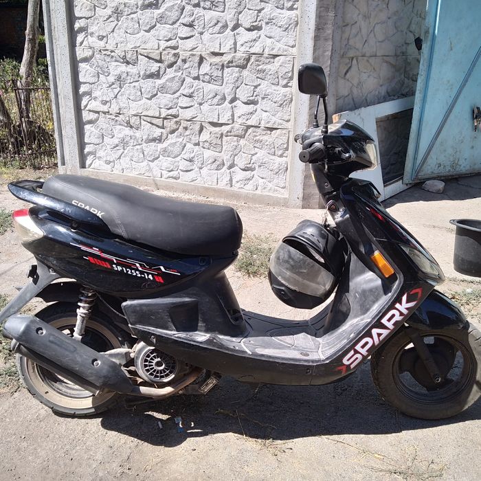 Продам скутер Спарк
