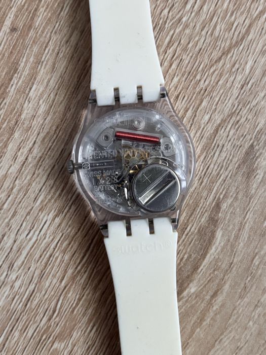 Годинник Swatch.