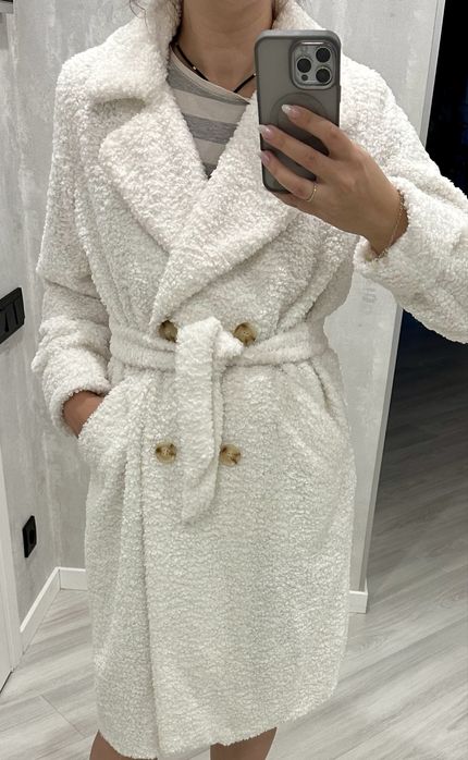 Легке пальто тепла осінь