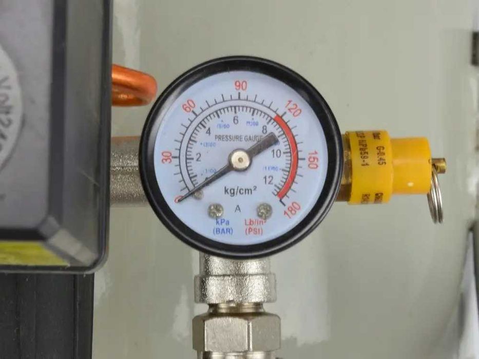 Компресор повітряний Geko 50 л 1.9 кВт 8атм 210 л/хв компрессор PL