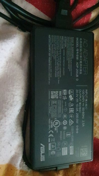 Zasilacz  Laptopa ASUS  Tuf  Dash ADP-200JB D Stan Bardzo Dobry