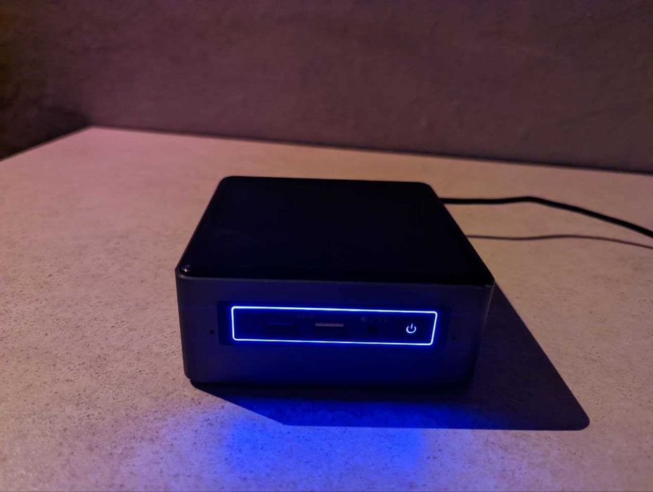 Міні-пк на i3-7100U Intel Nuc7 i3 (boxNUC7i3BHN)