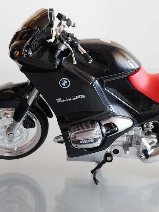 Miniatura de uma mota BMW R 1100 RS