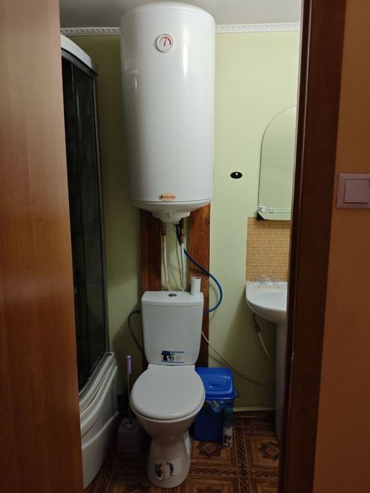 Здам в довгострокову оренду 2 поверх приватного будинку.