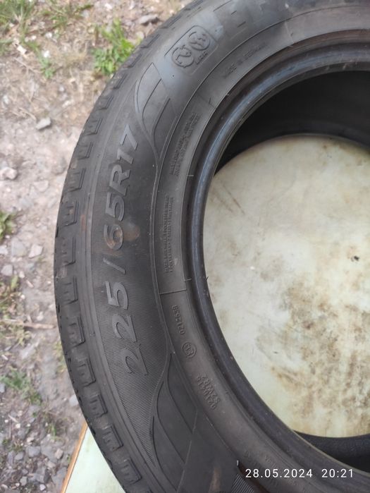 Продам Шини R17 225/65