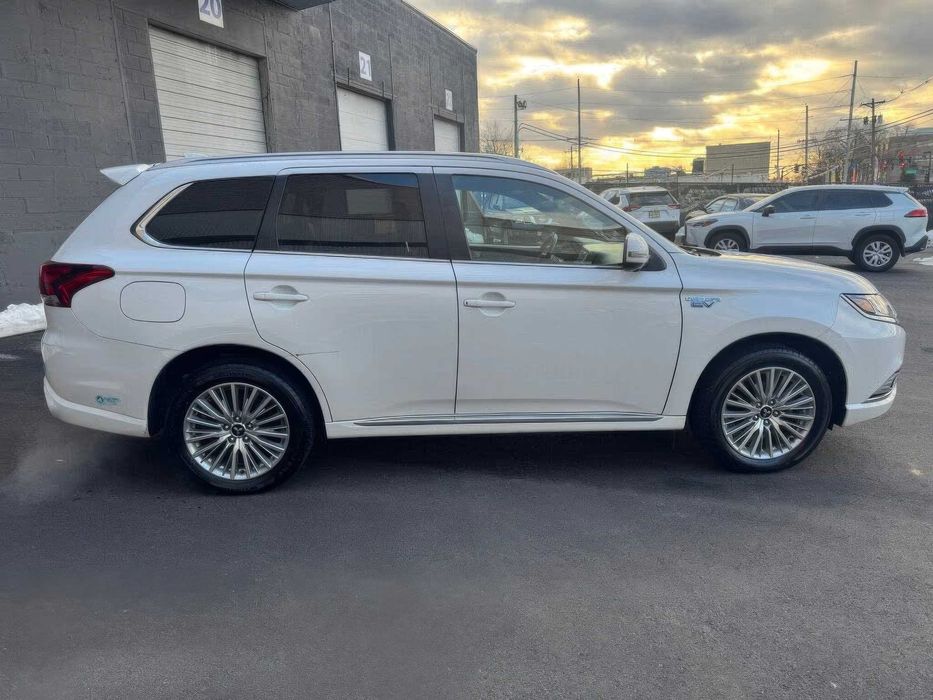 Mitsubishi Outlander Hybrid Plug-in SEL S-AWC      2019