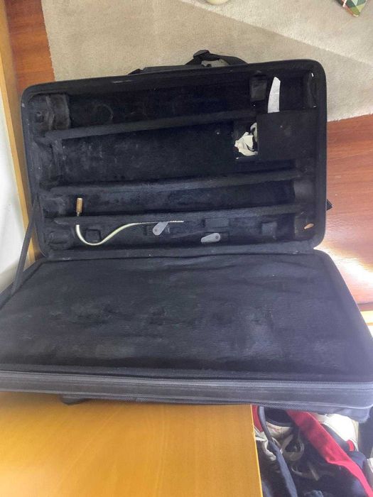 Vendo FAGOTE com chave + mochila + suporte como novo