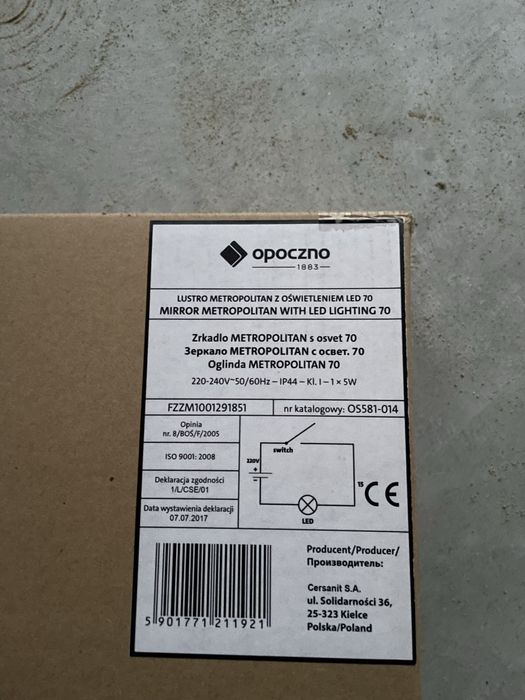 Lustro łazienkowe Opoczno METROPOLITAN 70 z oświetleniem LED