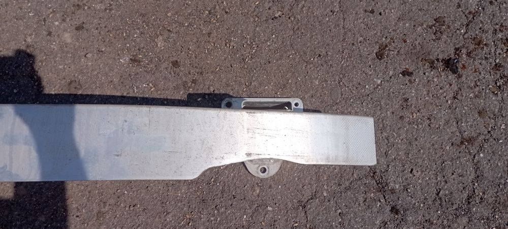 Підсилювач заднього бампера Jeep