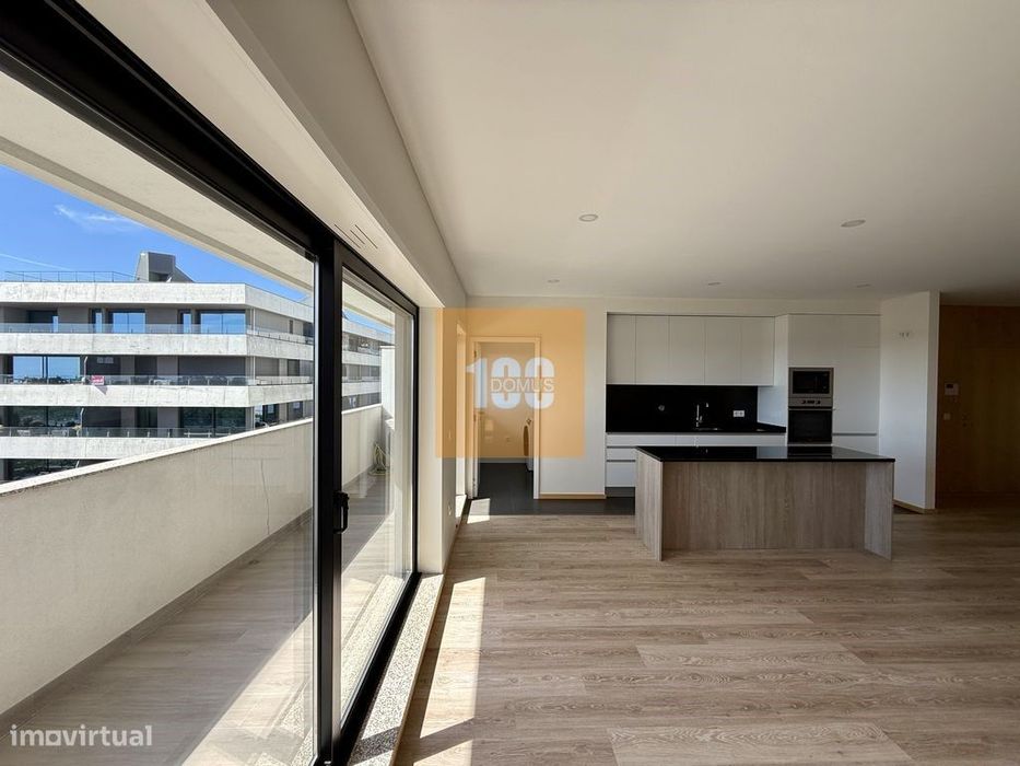 T3 com garagem e vista mar em Gaia
