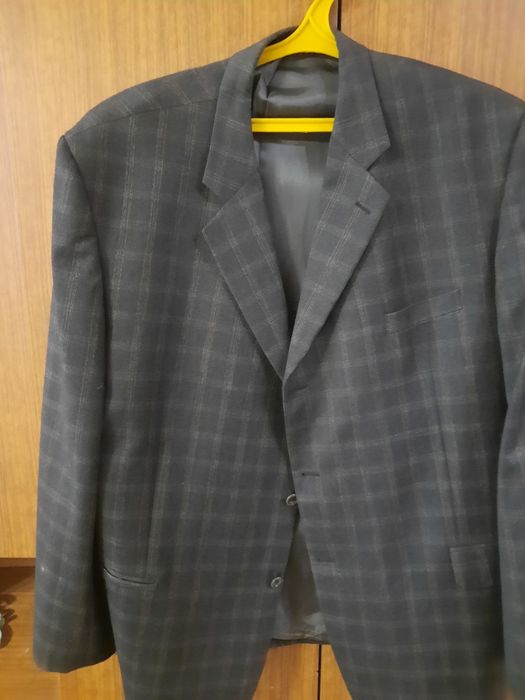 Продаю теплый пиджак 60 размер