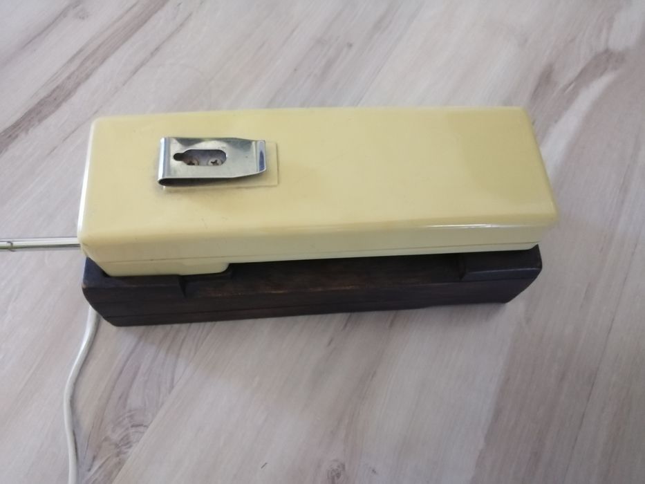 Zabytkowy aparat telefoniczny