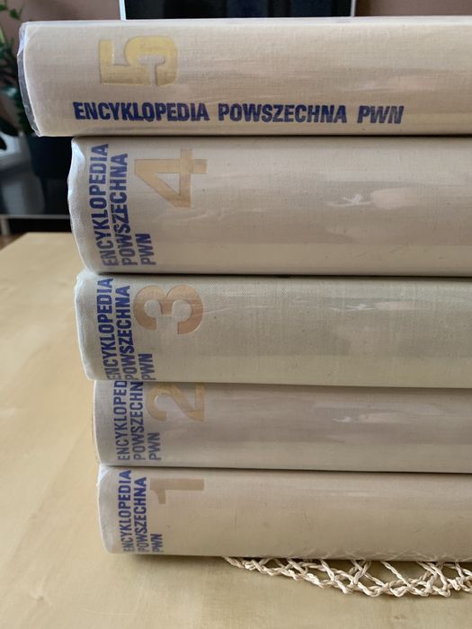 Encyklopedia Powszechna PWN 5 tomowa