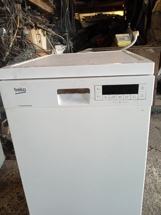 Посудомийна  машинка BEKO DFS 26024 W