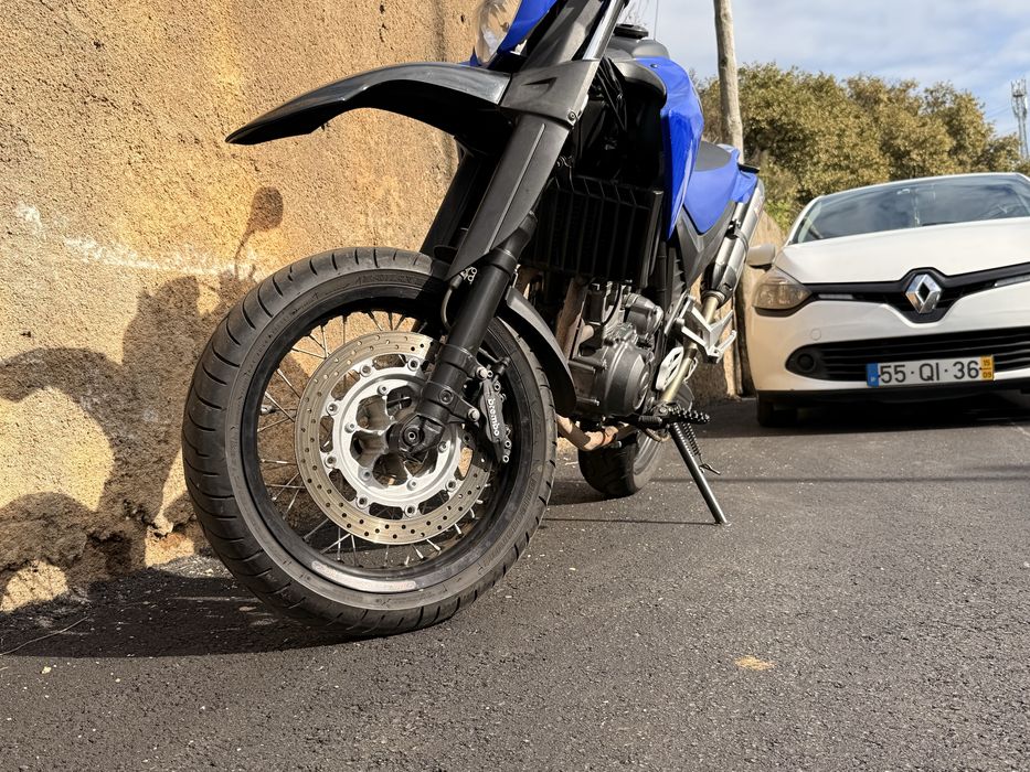 XT660X Supermotard TROCO POR CARRO