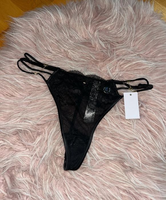 Czarne seksowne stringi M 38