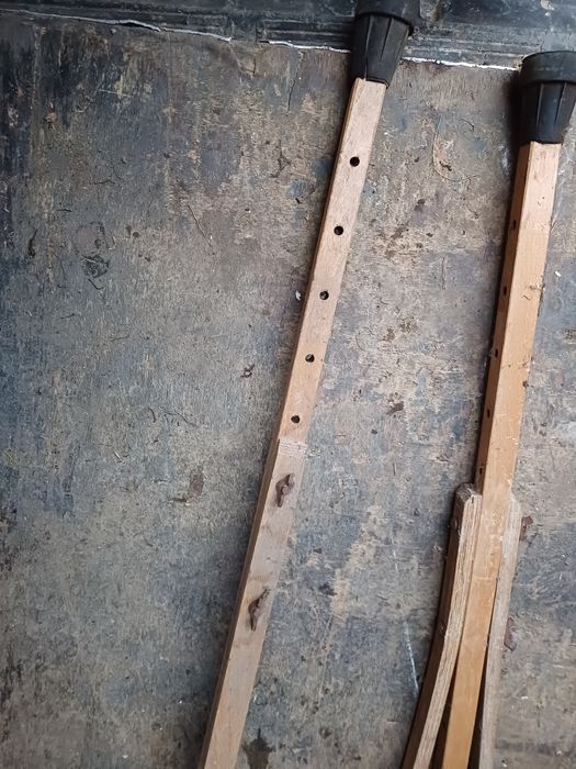 Stare drewniane kule ortopedyczne antyczne