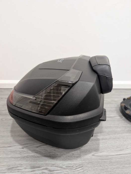 Top case GIVI com suporte para Honda CB 650 R