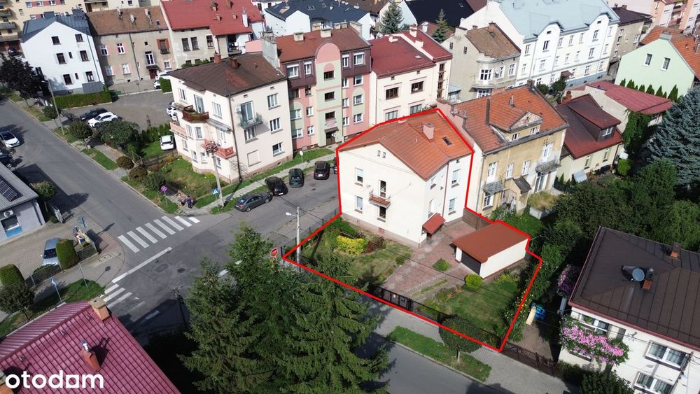 Dom z garażem w świetnej lokalizacji