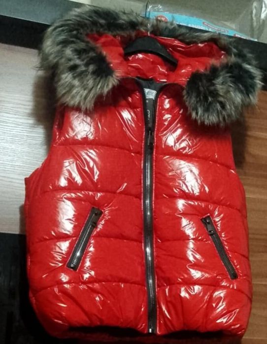 Pikowany bezrękawnik  polyskowy