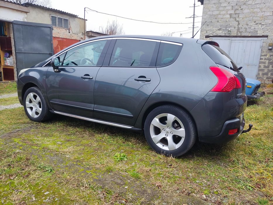 Peugeot 3008 2010 року
