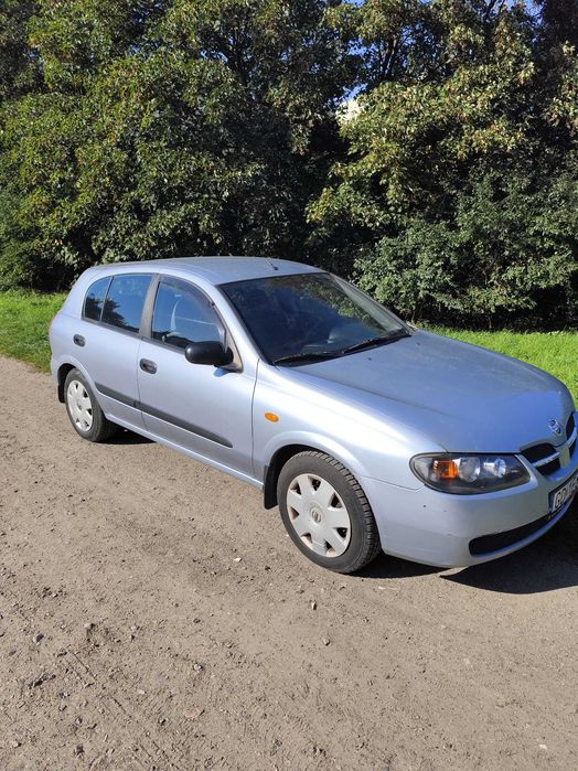Nissan Almera