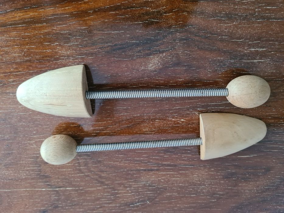 Alargadores de sapatos  madeira