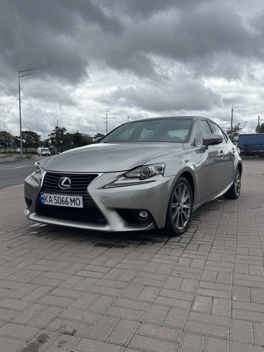 Lexus is 250 2014р