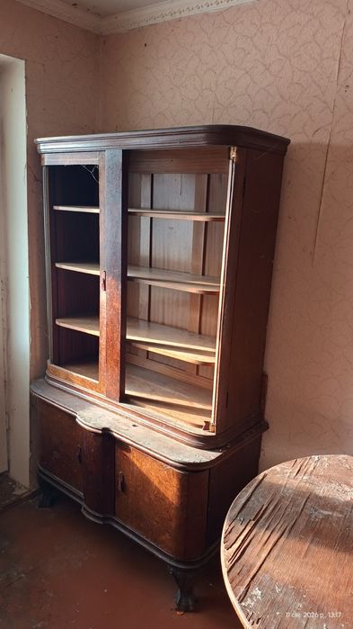 Мебель під реставрацію: сервант, шкаф, сервант, стіл, триляж