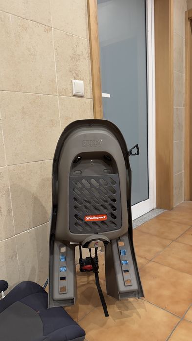 Cadeira de bebé com suporte para bicicleta Polisport