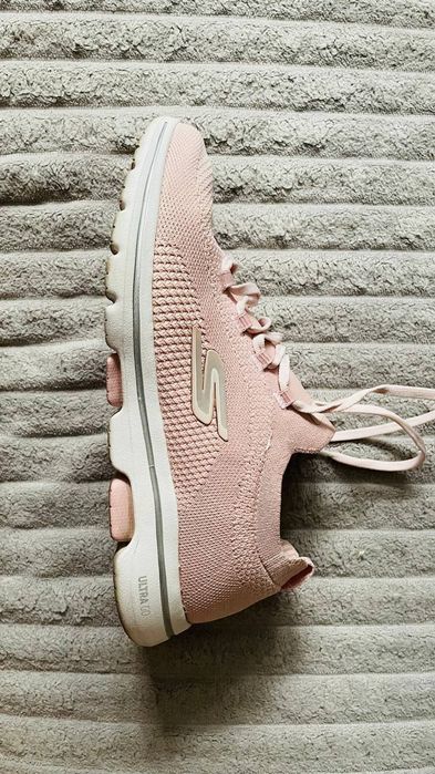 Кросівки Skechers Go Walk Air-Cooled Goga Mat, рожеві, розмір 39