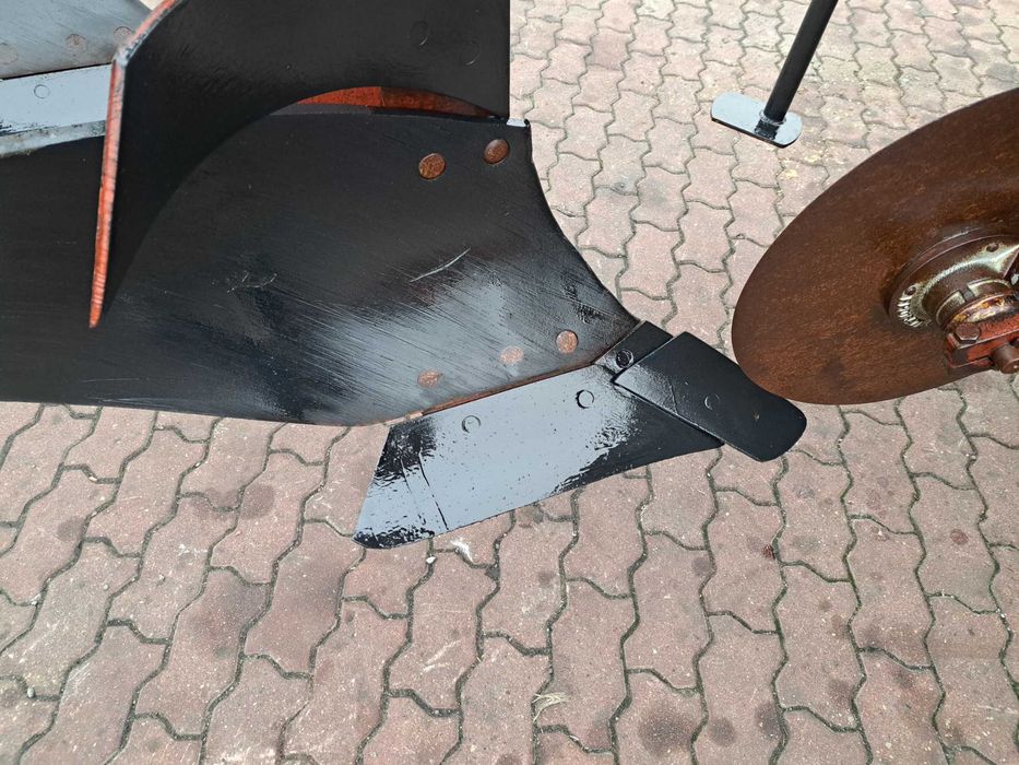 Plugi obrotowe trzy skibowe Overum Kverneland