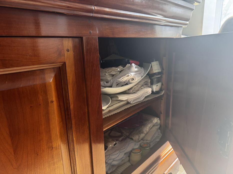 Aparador em cerejeira